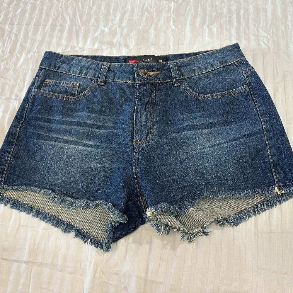 🐢🐢🐢 POOL WOMENS JEANS SHORTS SIZE 40 🐢🐢🐢